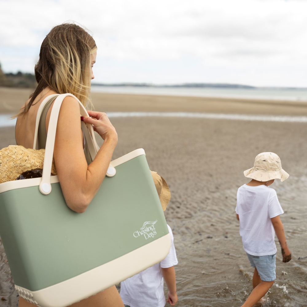 Day Bag in Moss